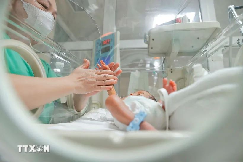 Đề xuất hỗ trợ tiền cho phụ nữ sinh đủ 2 con trước 35 tuổi