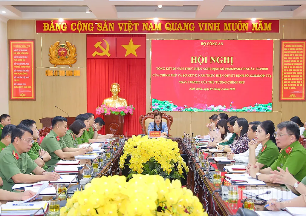 Đoàn đại biểu Đảng bộ tỉnh Ninh Bình dự Khai mạc Đại hội đại biểu toàn quốc lần thứ XIV của Đảng